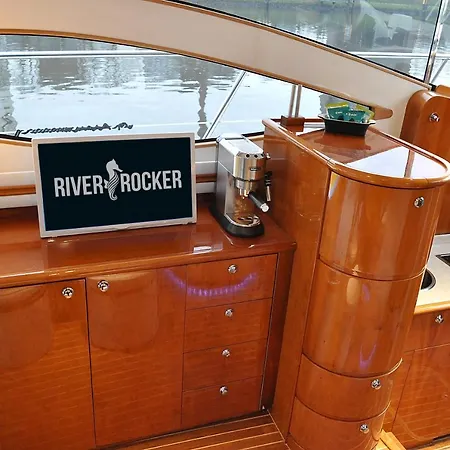 Luxus Yacht Lady Jane City Uberseestadt Botel